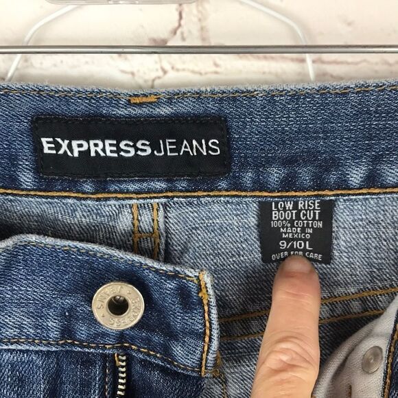 9/10- Express destructed straight mid rise… - Picture 6 of 8